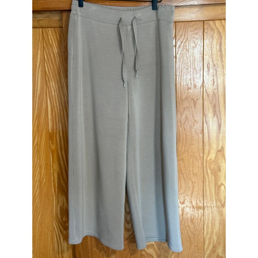 SPANX AirEssentials Cropped Wide Leg Pants - Size L - Picture 2 of 11